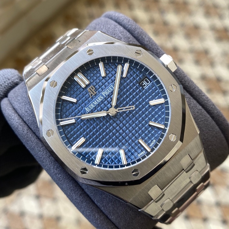 Watch0015