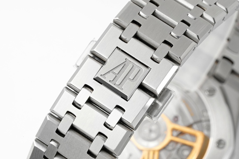 Watch0664