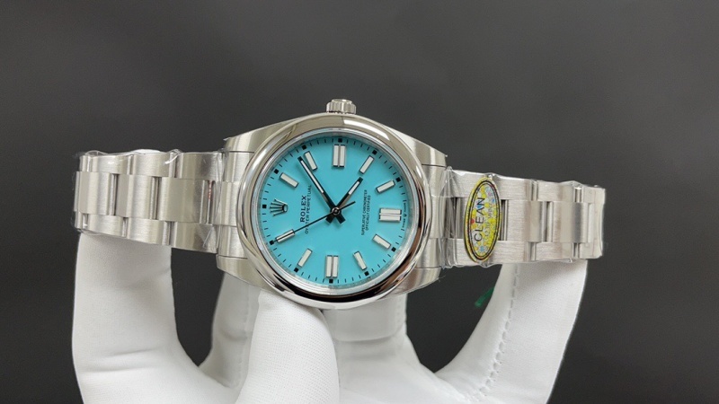 Watch0767