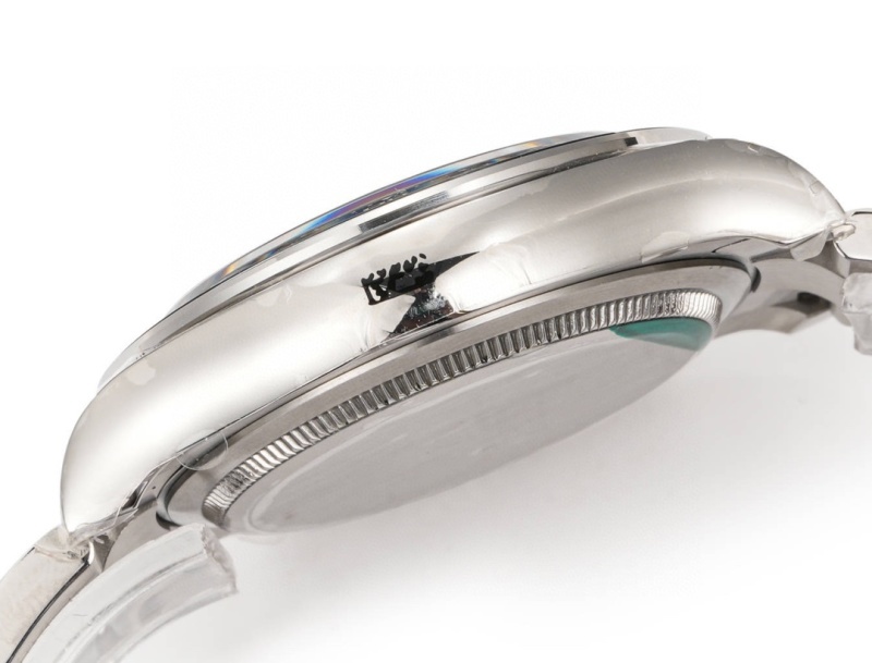 Watch0736