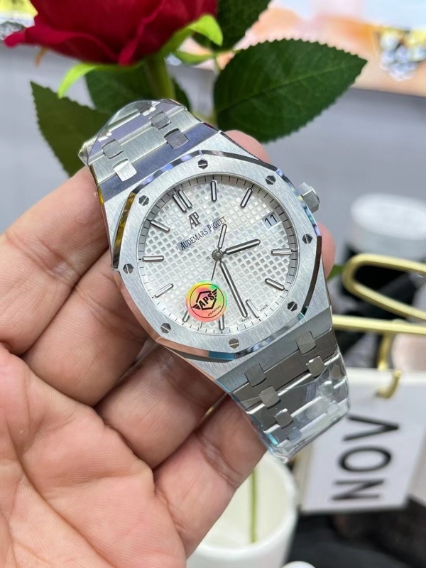 Watch0800