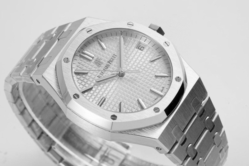 Watch0661