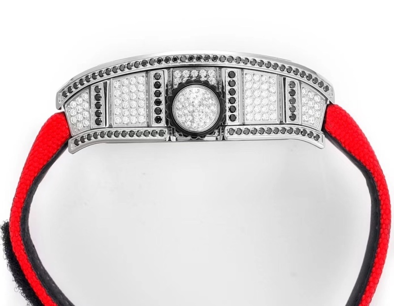 Watch0782