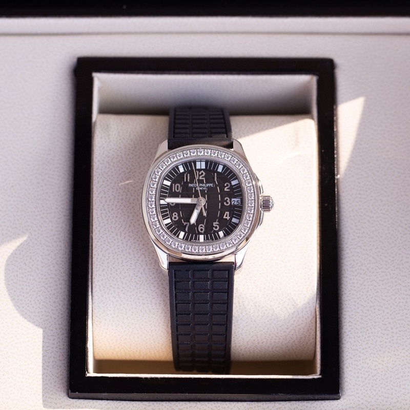 Watch0576