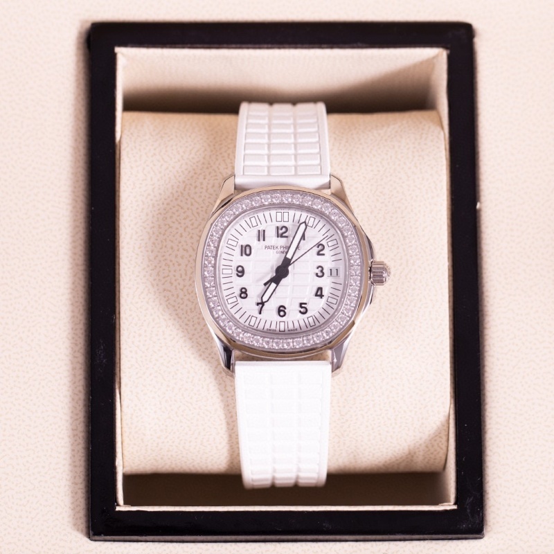 Watch0575
