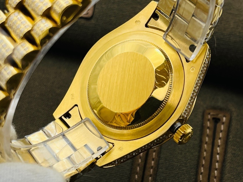 Watch0294