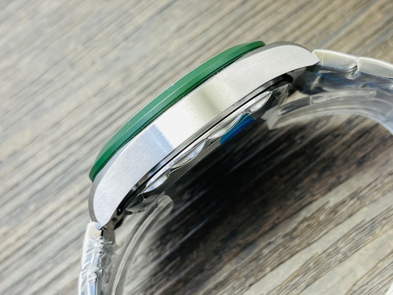 Watch0177
