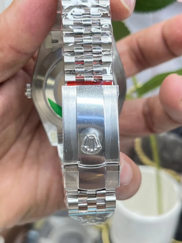 Watch0799