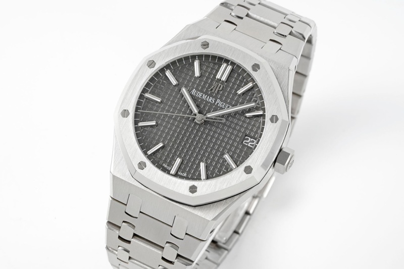 Watch0662