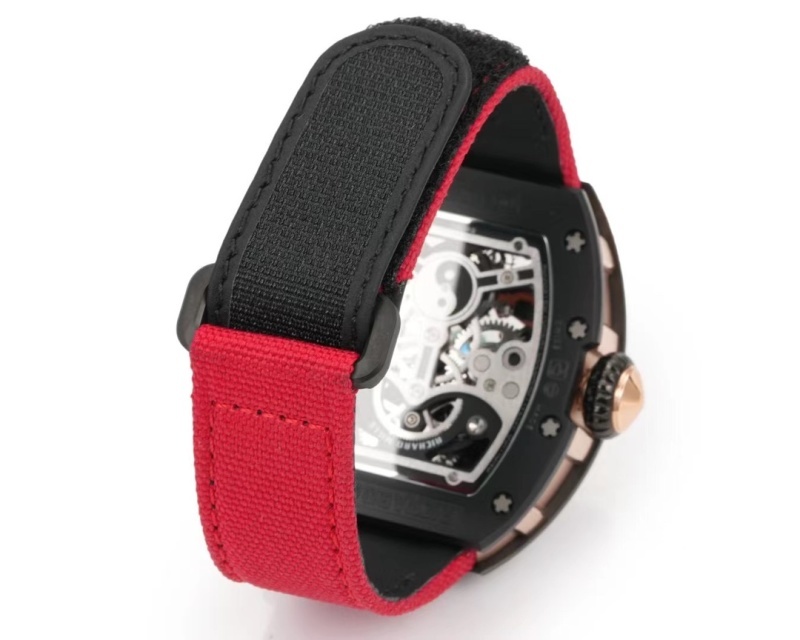 Watch0695