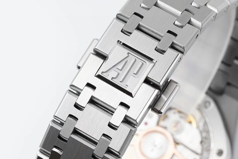 Watch0388