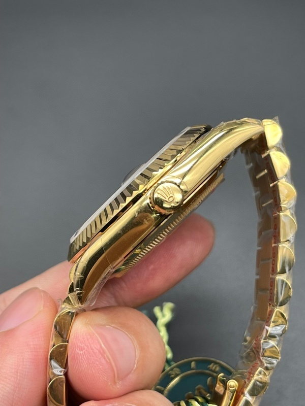 Watch0080