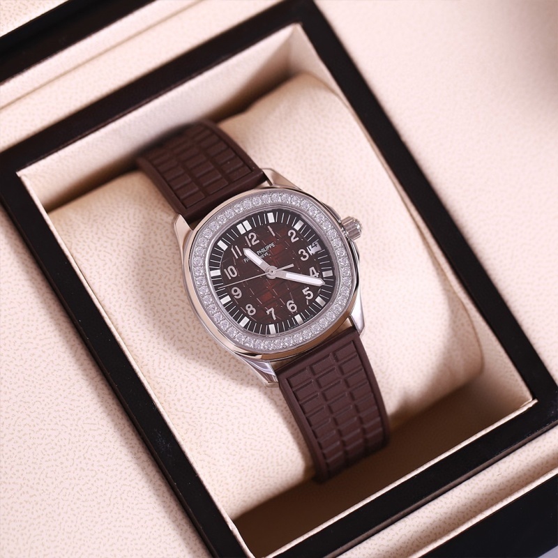 Watch0577