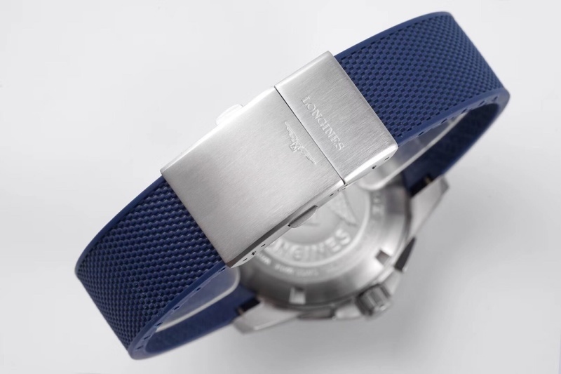 Watch0353