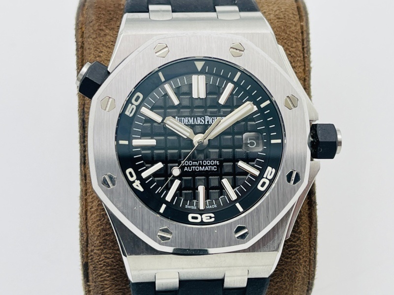 Watch0007