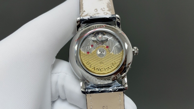 Watch0585
