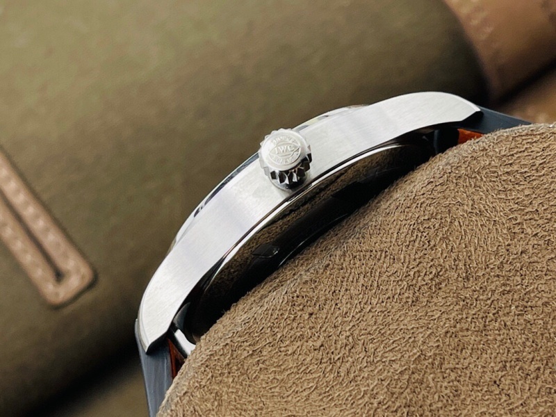Watch0106