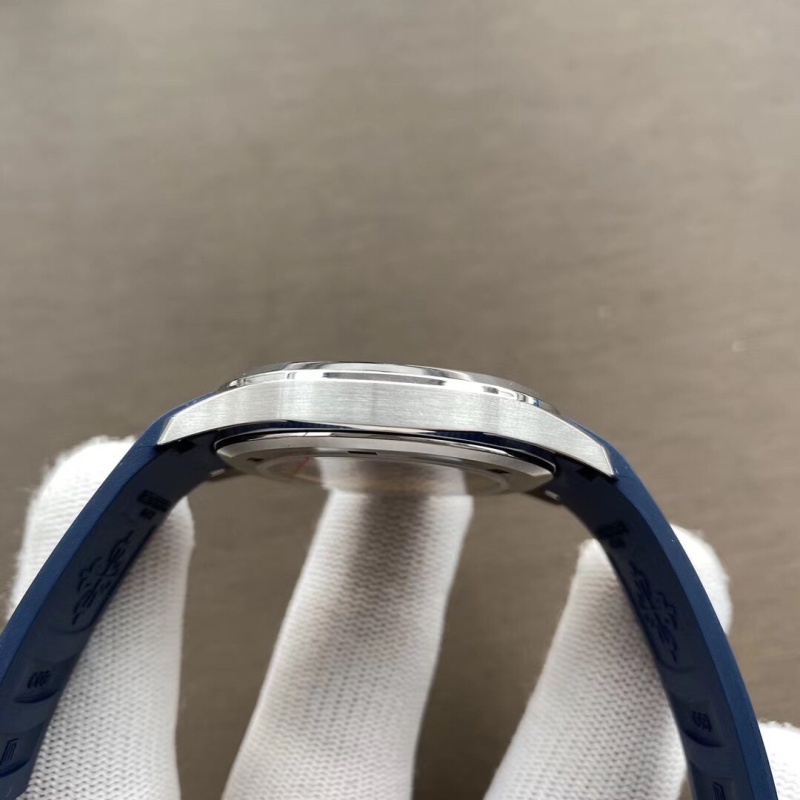 Watch0297