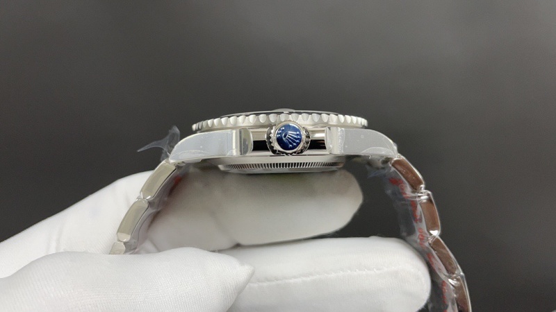 Watch0100