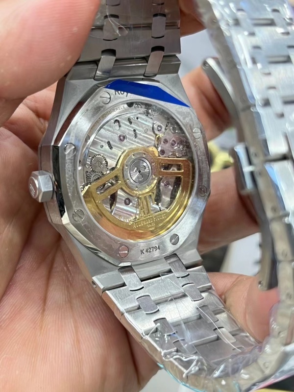 Watch0800