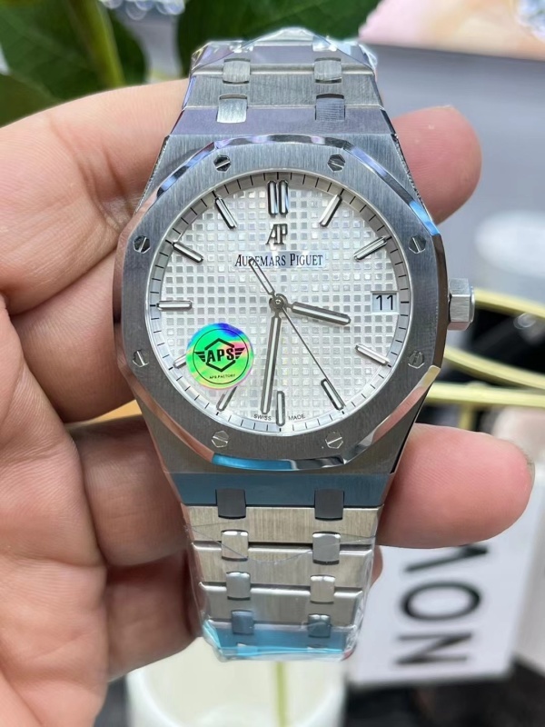 Watch0800
