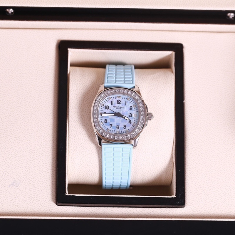 Watch0574