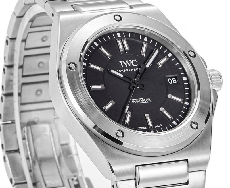 Watch0773