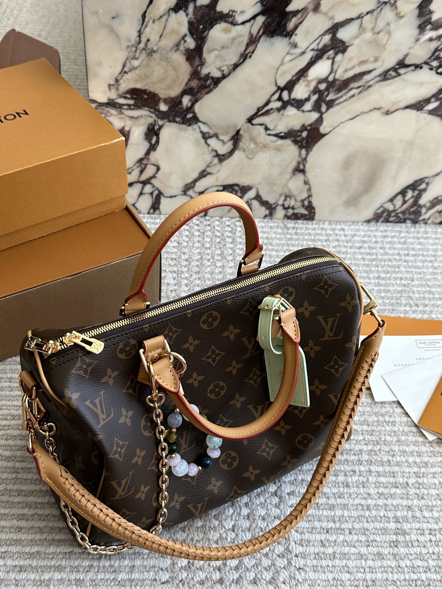 💰 235 配盒子 2025新款size：30cm L家 SPEEDY30 复刻版枕头包 原版五金 （折叠🎁） ⚠️新款肩带真的吼吼好看 搜索🔍 Lv 枕头包