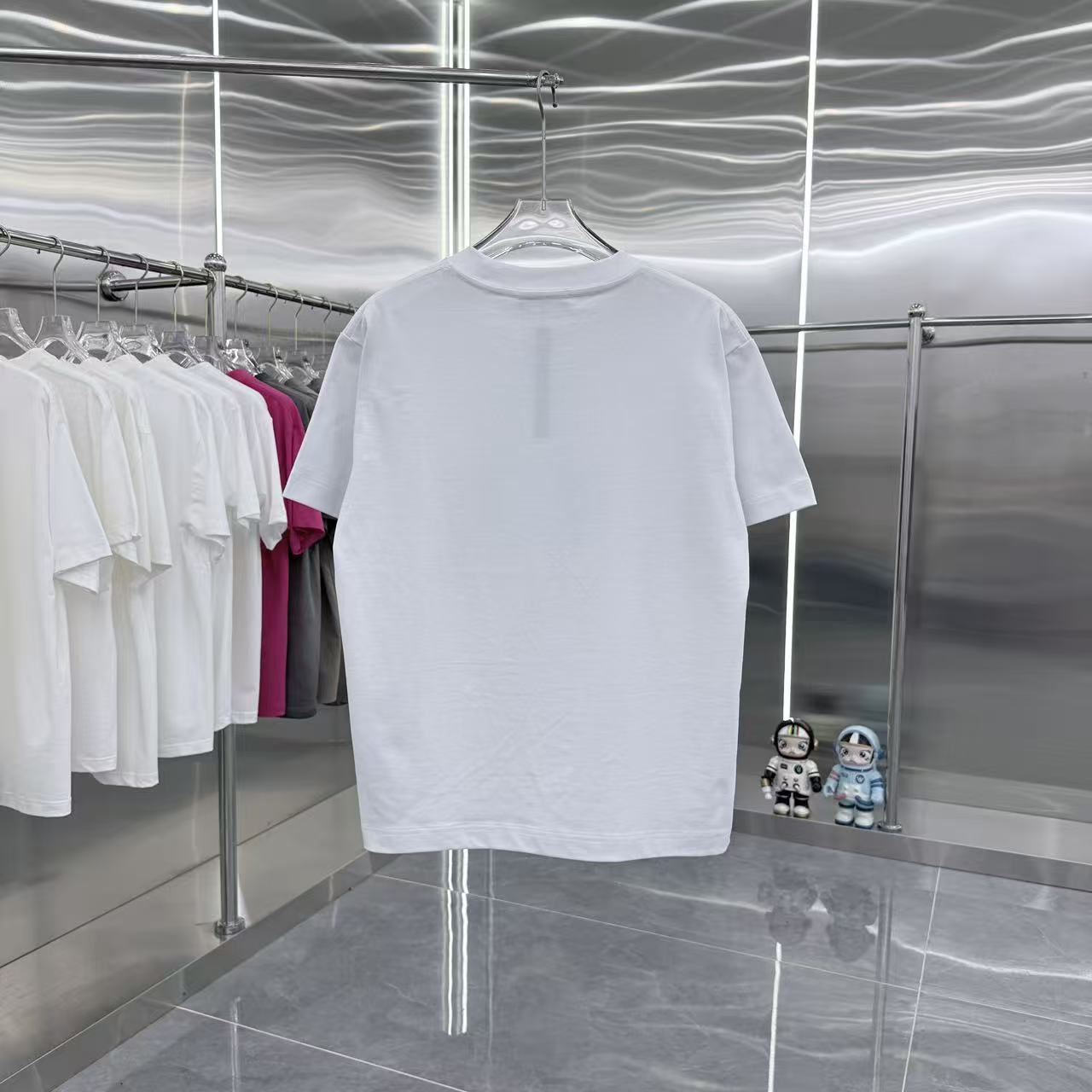 P80 AMLRI 2025春秋新款 320克 圆领短袖 五金柳钉➕立体硅胶工艺 男女同款宽松版 S M L XL XXL 五个码 黑色 白色 灰色