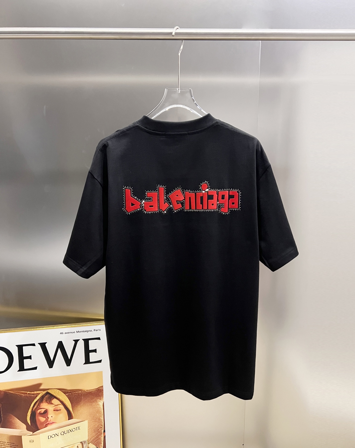 P80 BAL 巴黎世家 2025秋冬新款 短袖T恤 经典logo印花+烫钻工艺 男女同款宽松版 S M L XL XXL 五个码 颜色：黑色 白色 安哥拉红