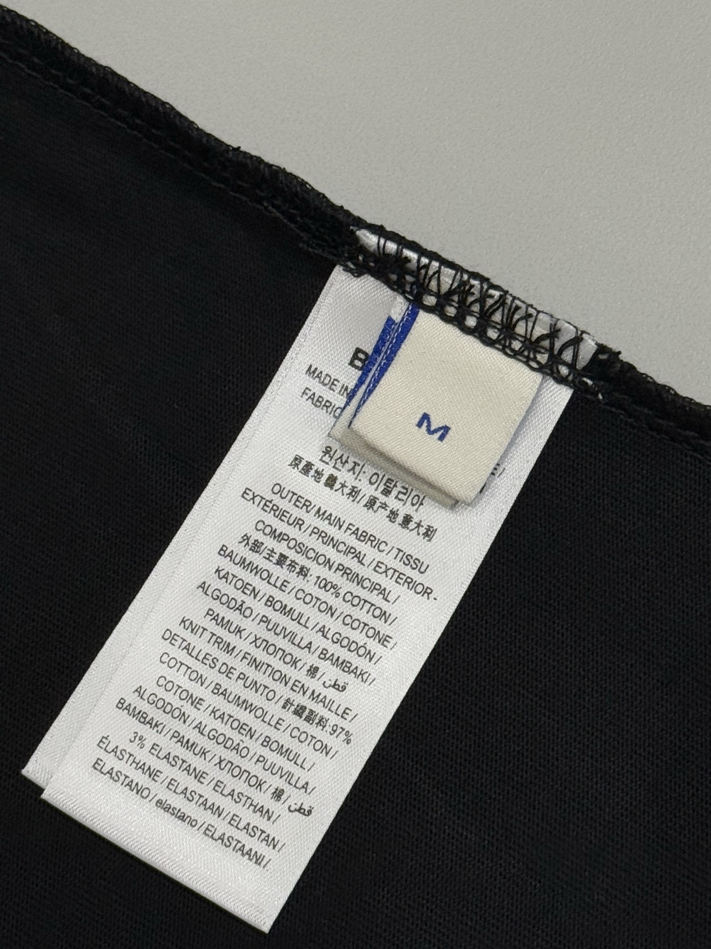 🔥P80 [高版本] BURBERRY/巴宝莉 圆领短袖T恤 胸前战马十字绣绣花工艺，装饰十字绣工艺打造的品牌徽标，融入格纹马术骑士徽标设计。面料洗水32支280g纯棉精梳面料 时尚个性 百搭潮流 吊牌 领标 水洗麦 三标齐全 男女同款 颜色: 黑色.白色. 尺码：S一XL