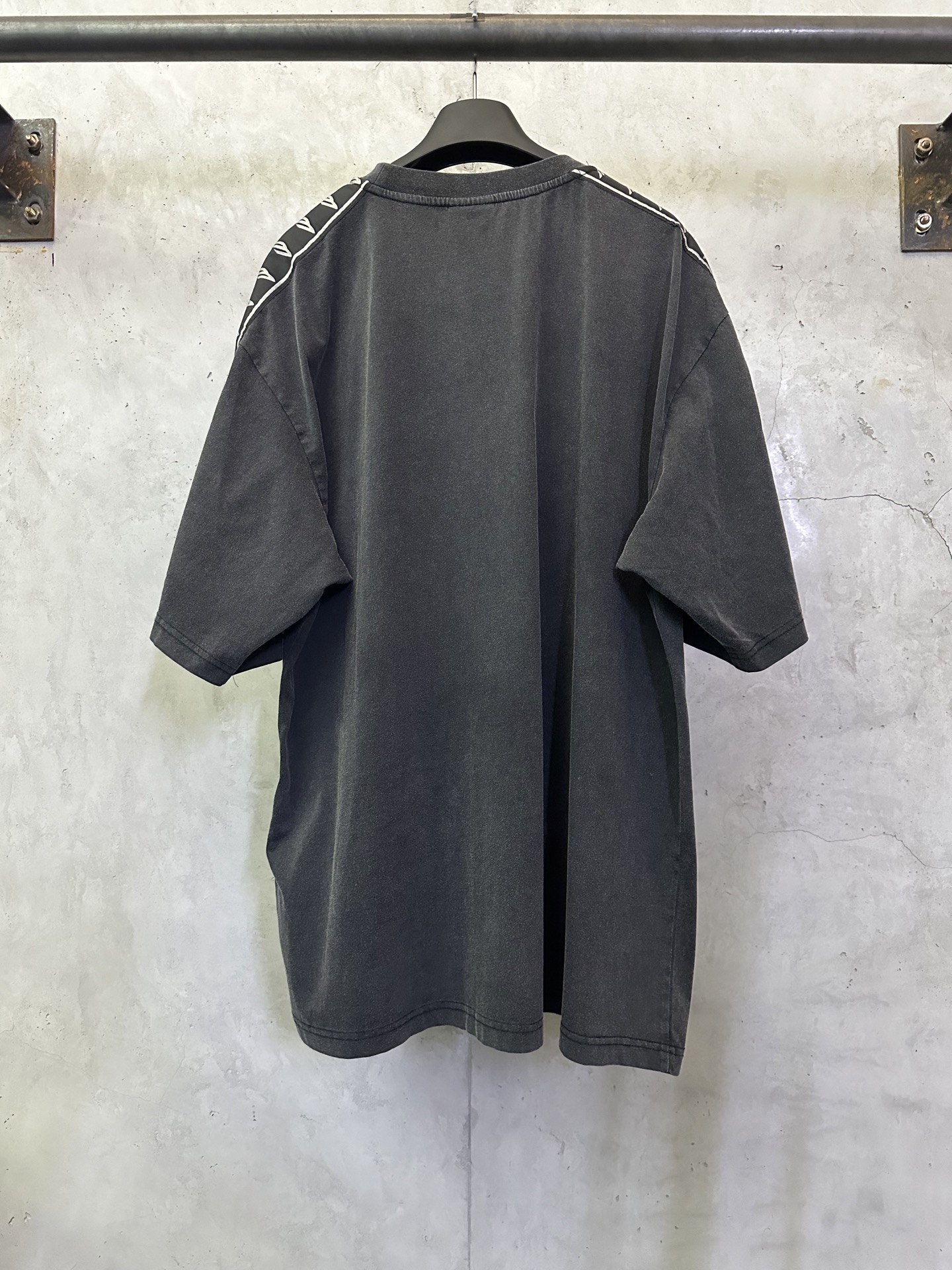 💰130 Balenciaga 巴黎世家 25ss 3B提花串标短袖T恤 面料采用24s双纱赛尔棉 280g 搭配32s双纱1*1螺纹 300g 定制五金 螺纹 辅料 对版对位 男女同款 - Color: 洗水黑 灰色 -Size: XS S M L