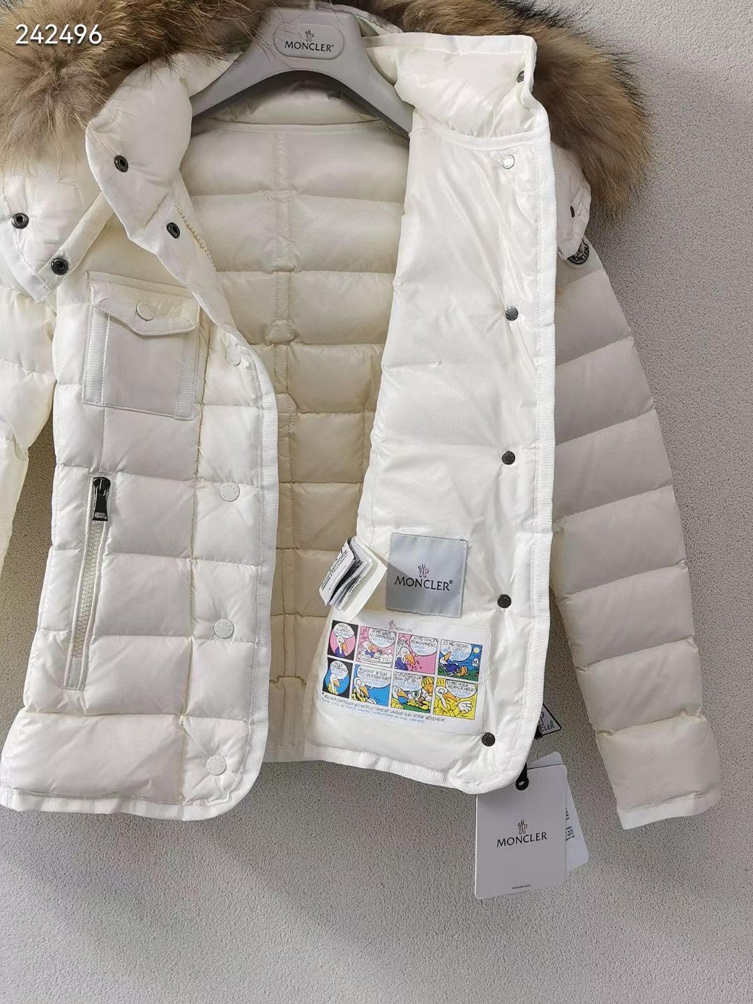 💰590 Moncler Armoise 短款修身女士羽绒服，狐狸毛，进口尼龙面料，拉链开合 黑色 白色1-2-3-4