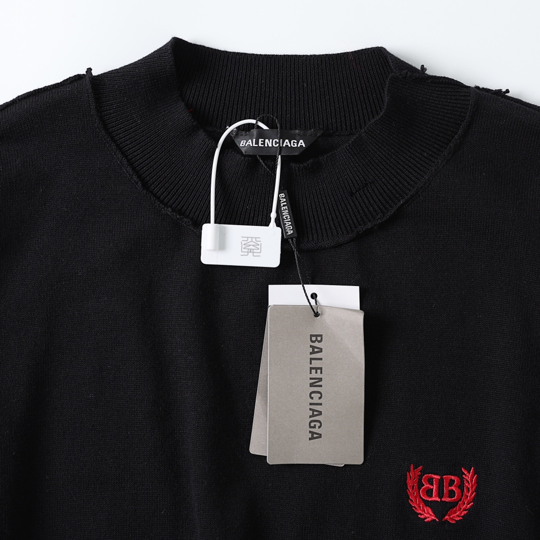 🔥🔥P120 巴黎世家 25秋冬做破毛衣 面料采用48支羊毛混纺，正面以3B stencil标识绣花，高密度绣花是一种独特且高级的，特殊水洗效果处理后形成了一种的独特做旧效果 尺码：XS S M L