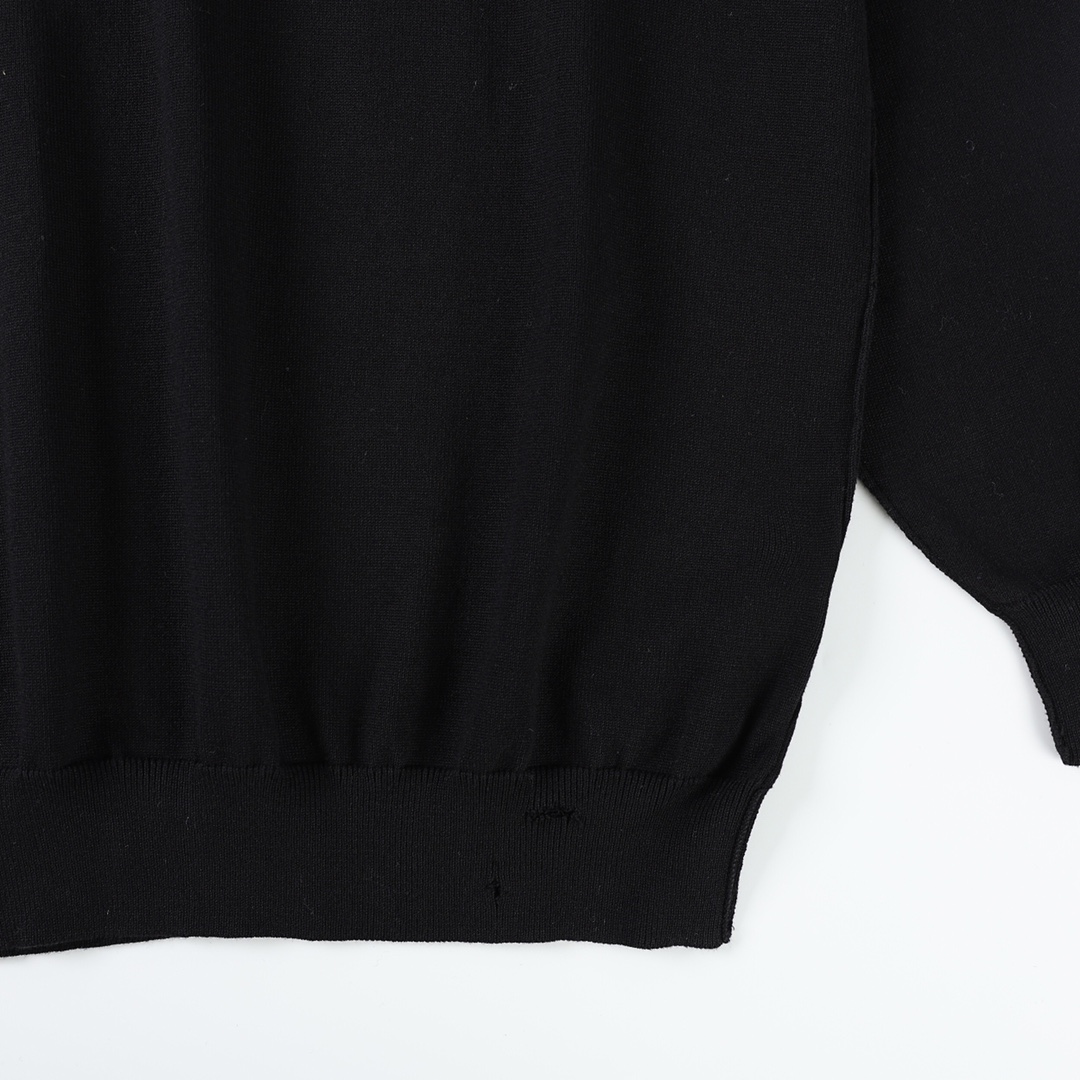 🔥🔥P120 巴黎世家 25秋冬做破毛衣 面料采用48支羊毛混纺，正面以3B stencil标识绣花，高密度绣花是一种独特且高级的，特殊水洗效果处理后形成了一种的独特做旧效果 尺码：XS S M L