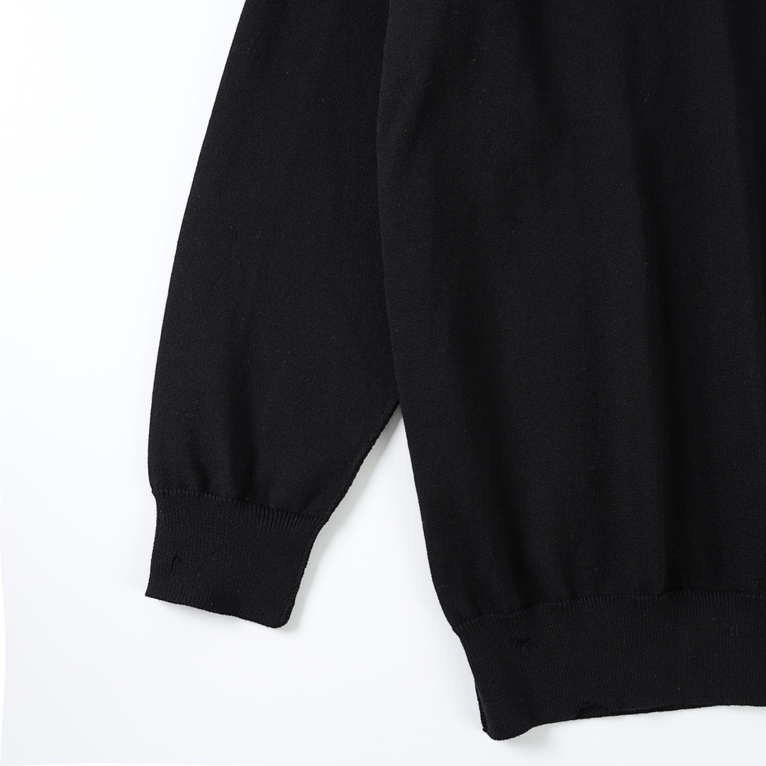 🔥🔥P120 巴黎世家 25秋冬做破毛衣 面料采用48支羊毛混纺，正面以3B stencil标识绣花，高密度绣花是一种独特且高级的，特殊水洗效果处理后形成了一种的独特做旧效果 尺码：XS S M L