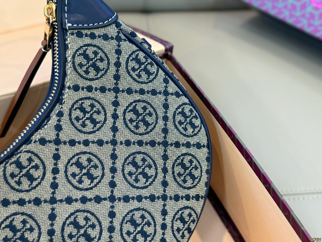 &yen;170折叠盒 tb托里伯奇 ToryBurch腋下包 可可爱爱 小巧玲珑 优雅精致 仙女必备款 尺寸24 13