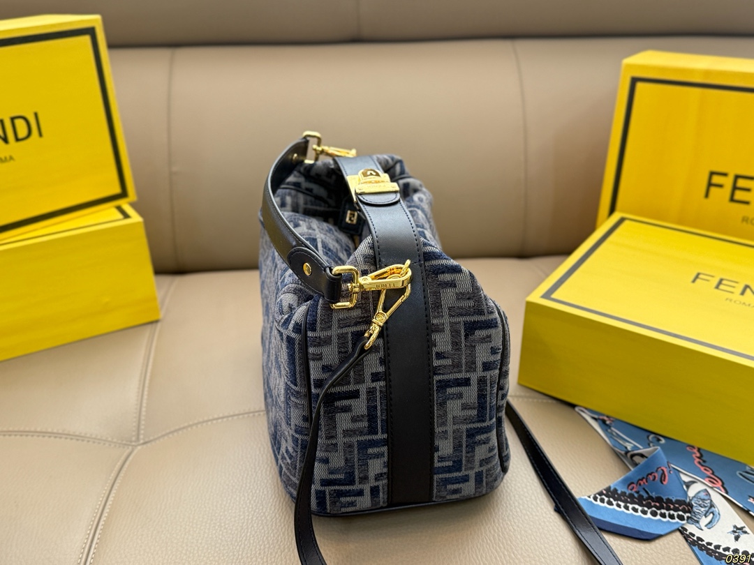 &yen;155/&yen;145/&yen;140折叠盒 芬迪fendi 便当包软盒子包 妥妥的宝藏系列 一眼心动 超级时髦 尺寸26 17/20 14/15 10