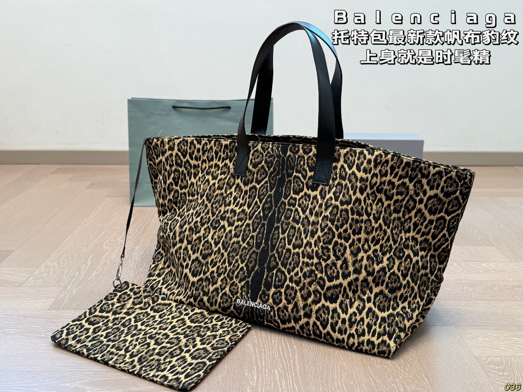 &yen;170 巴黎世家 Balenciaga托特包 最新款帆布豹纹 豹纹一直是时尚圈的代名词 上身就是时髦精 容量很大 尺寸：底45高34
