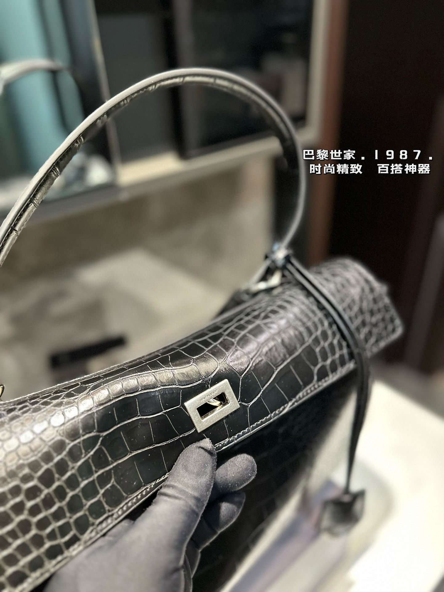 ❤️P230（礼盒包装）❤️ 巴黎世家 rodeo 秀款鳄鱼纹 手提斜挎腋下包 质感很高级 容量超级大也很耐用 日常出街背它回头率百分百 就是这种随性慵懒感⚠️尺寸34.20