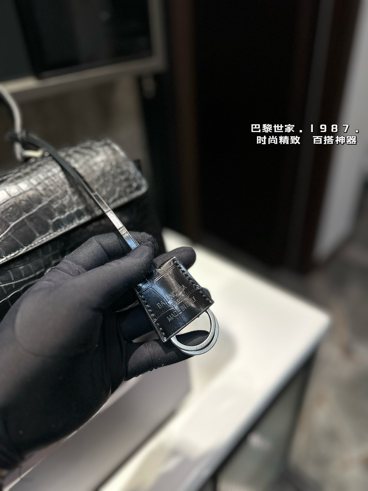 ❤️P230（礼盒包装）❤️ 巴黎世家 rodeo 秀款鳄鱼纹 手提斜挎腋下包 质感很高级 容量超级大也很耐用 日常出街背它回头率百分百 就是这种随性慵懒感⚠️尺寸34.20