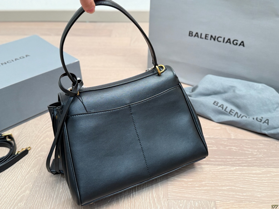¥315/¥295/¥250飞机盒 Balenciaga巴黎世家新款 任何风格都可轻松驾驭 适合日常 旅游 出行 集美必备 尺寸:35 23/28 19/22 16