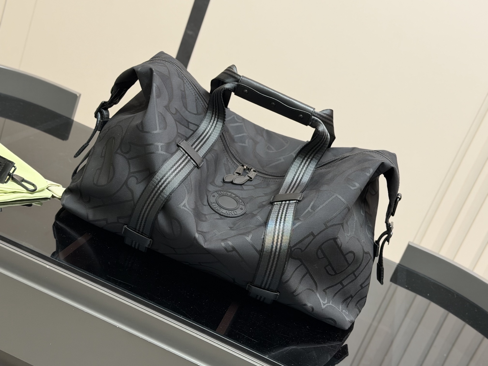 &yen;190 巴宝莉 keepall出行必备 旅行袋机场包 手提袋 采用原厂材质 高端货 尺寸: 50cm