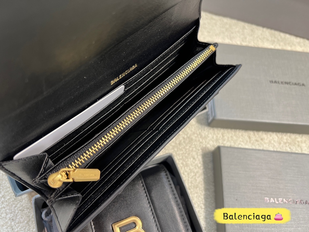 ¥120/110配盒 Balenciaga 钱包👛零钱包 人手一只