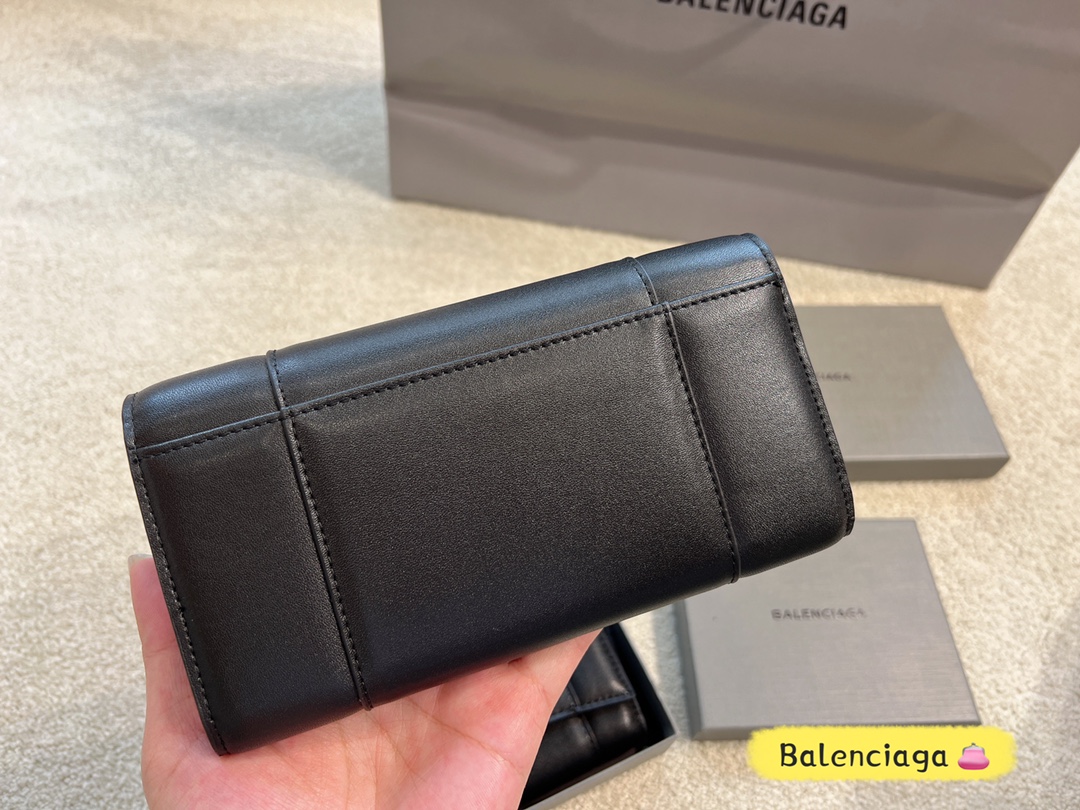 ¥120/110配盒 Balenciaga 钱包👛零钱包 人手一只