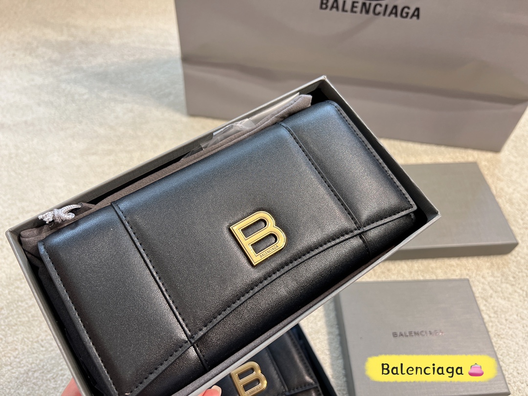 ¥120/110配盒 Balenciaga 钱包👛零钱包 人手一只