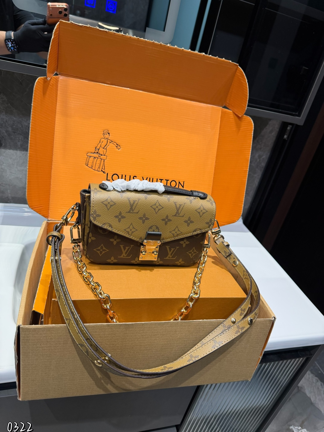 ❤️P195(礼盒包装)❤️ Lv新款邮差包 爆款到不能更爆的邮差包 METIS手袋 非常高级 皮料软硬刚好,尺寸:20 15