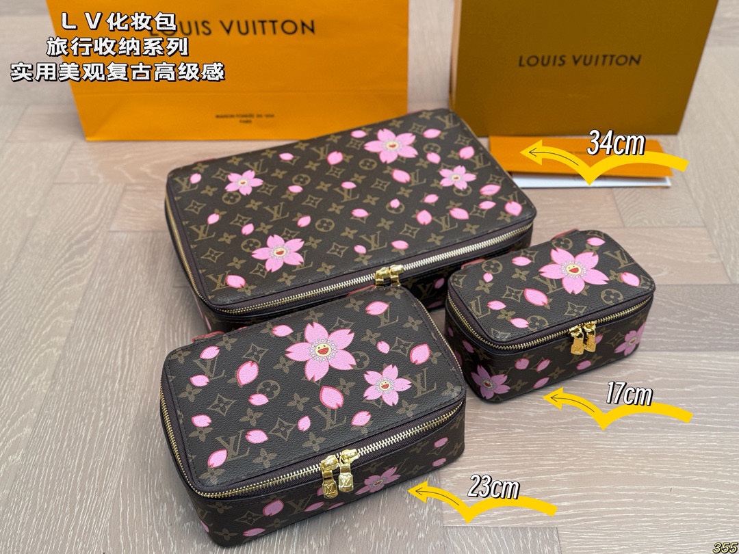 &yen;135/&yen;125/&yen;115 LV 化妆包 LV旅行收纳系列 实用 真的很美很喜欢！实用、美观、耐造、出去旅游看了心情也会好好 尺寸：34 22 8/23 14 8/17 10 8