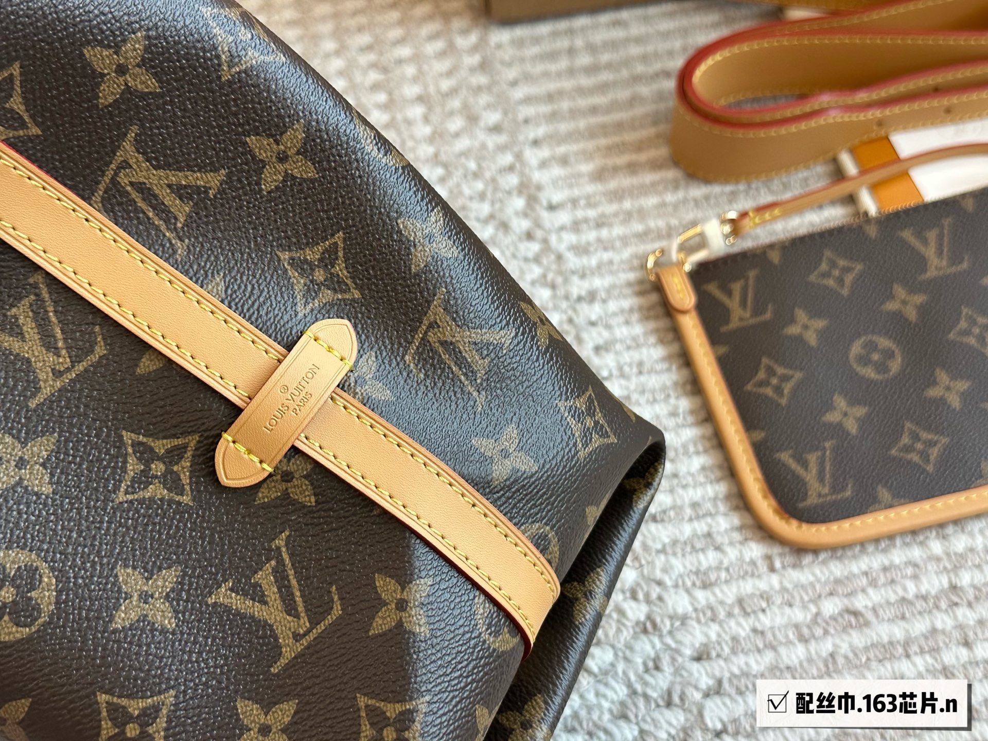 芯片版¥220 路易威登Lv Carryall新款通勤包颜值实用 #路易威登Lv #路易威登#Iv #路易威登louisvuitton#路易威登carryall #Carryall |v7月新款,可斜挎、单肩。容量保证,敞口磁铁吸内扣取放平板小电脑非常方便,设计比neverfull小巧、肩带够宽不那么勒;比graceful俏皮,上身完全;是驴家通勤包款颜值担当@30cm