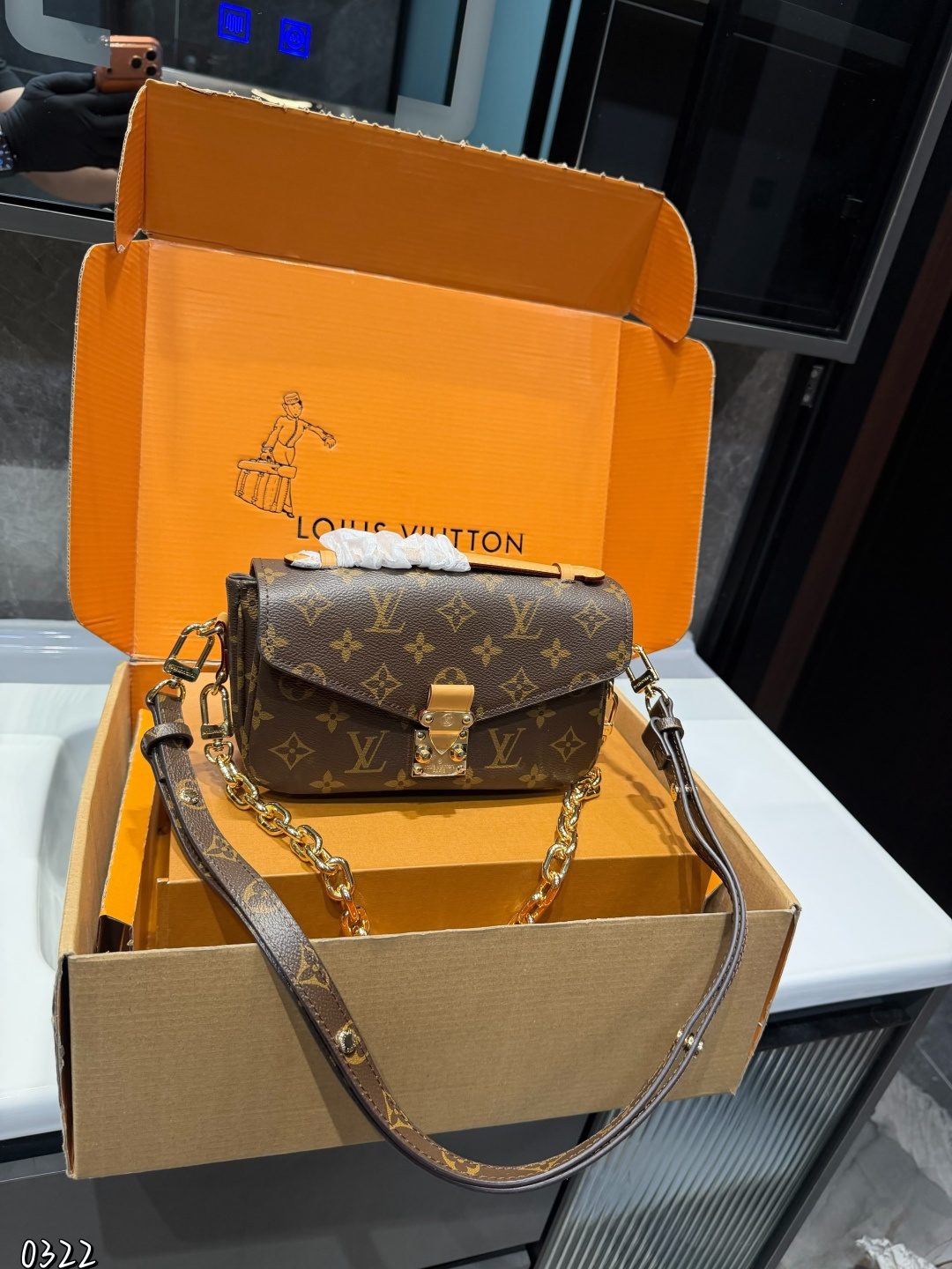 ❤️P195(礼盒包装)❤️ Lv新款邮差包 爆款到不能更爆的邮差包 METIS手袋 非常高级 皮料软硬刚好,尺寸:20 15